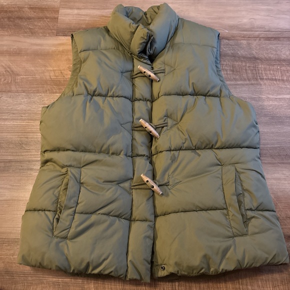 Green Puffer Vest with Toggle Closures - Picture 1 of 3